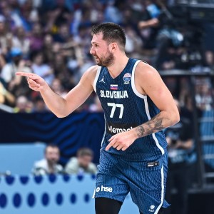 开云服务-湖人消息：东契奇实至名归，悍将投射进步喜人，艾顿排名引热议